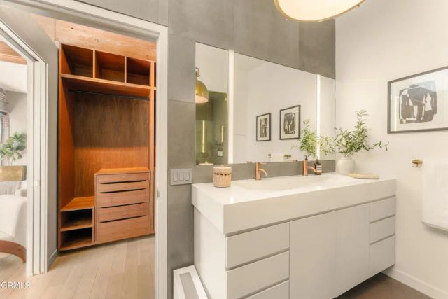 527 Molino Street 401, Los Angeles, CA 90013