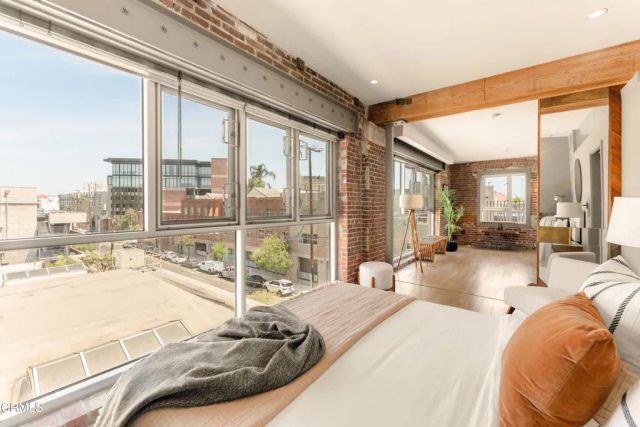 527 Molino Street 401, Los Angeles, CA 90013