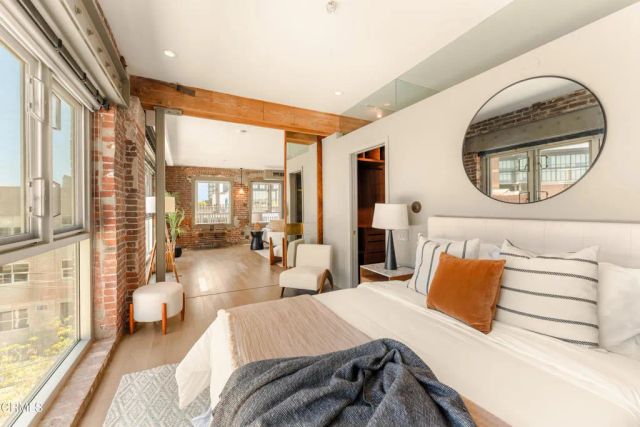 527 Molino Street 401, Los Angeles, CA 90013