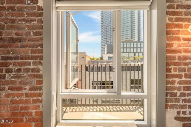 527 Molino Street 401, Los Angeles, CA 90013