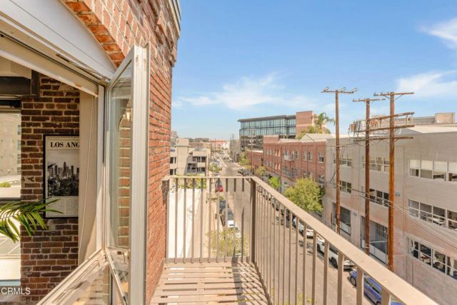 527 Molino Street 401, Los Angeles, CA 90013