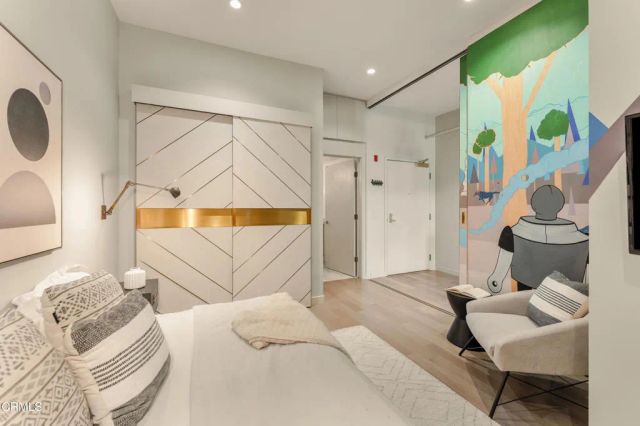 527 Molino Street 401, Los Angeles, CA 90013