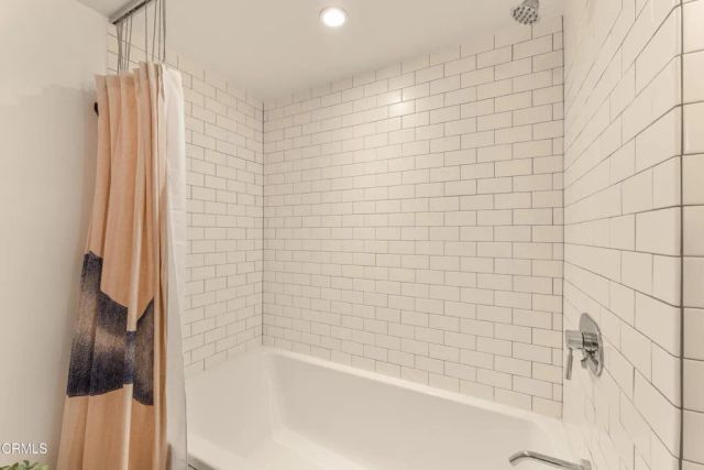 527 Molino Street 401, Los Angeles, CA 90013