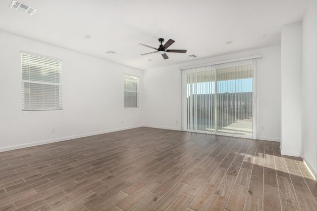 17824 W VOGEL Avenue, Waddell, AZ 85355