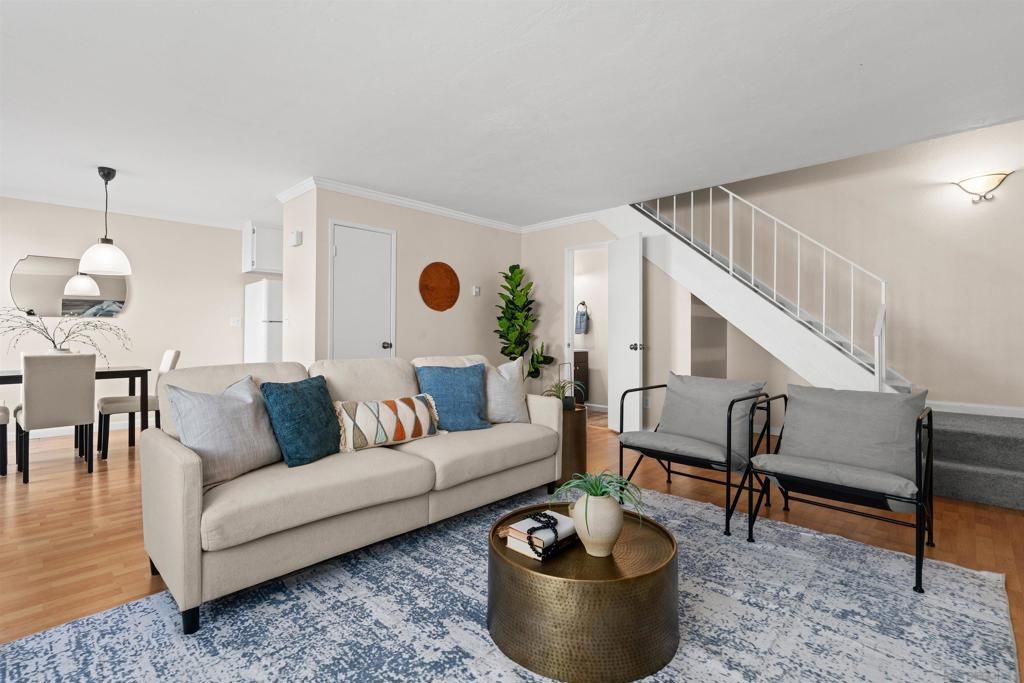 Image 11 of property listing at 11052 Via San Marco, San Diego, CA 92129