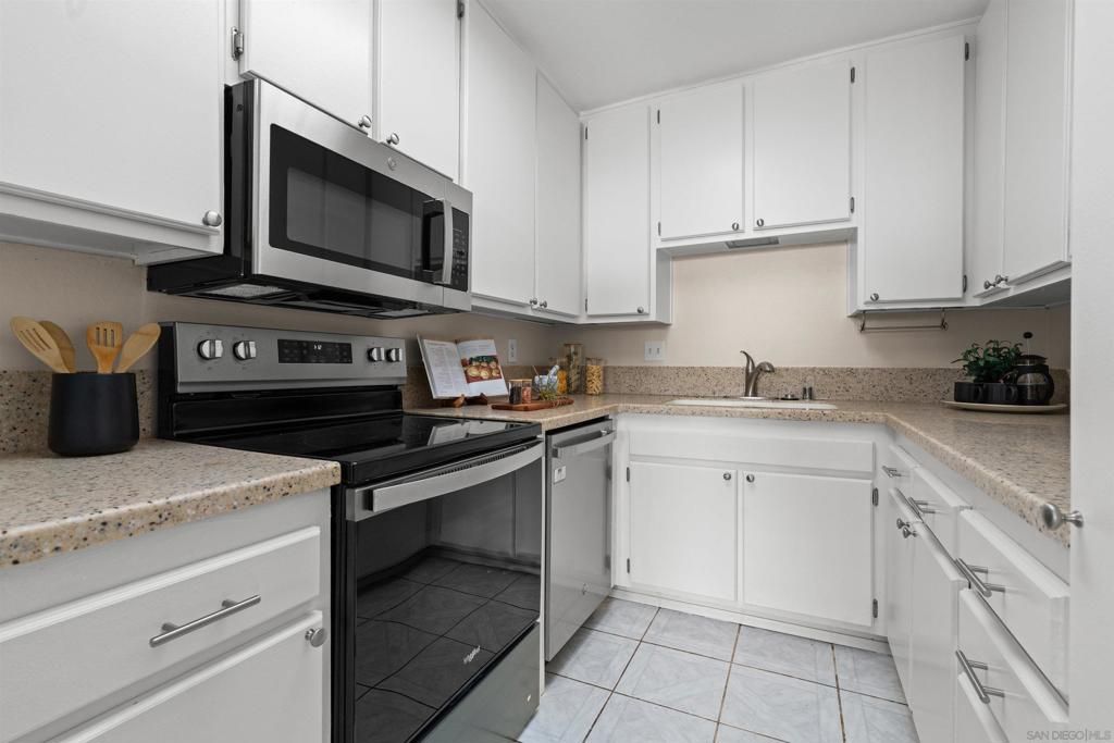 Image 18 of property listing at 11052 Via San Marco, San Diego, CA 92129