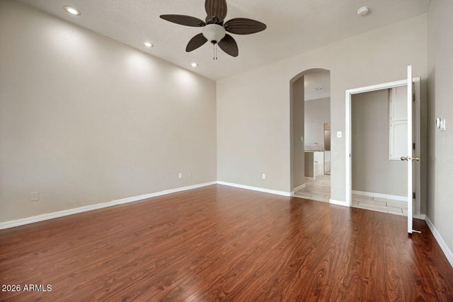 5619 W FRIER Drive, Glendale, AZ 85301