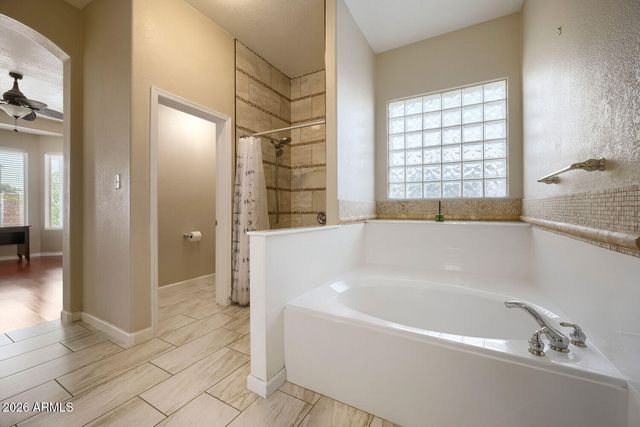5619 W FRIER Drive, Glendale, AZ 85301