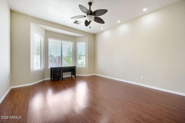 5619 W FRIER Drive, Glendale, AZ 85301