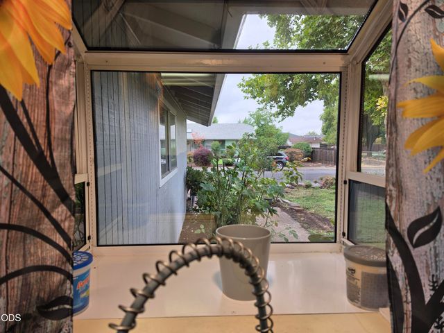 1874 Marys Way, Central Point, OR 97502