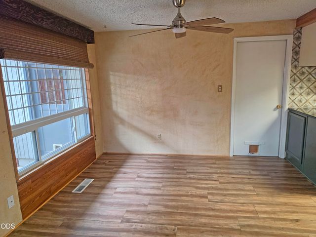 1874 Marys Way, Central Point, OR 97502
