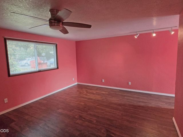 1874 Marys Way, Central Point, OR 97502