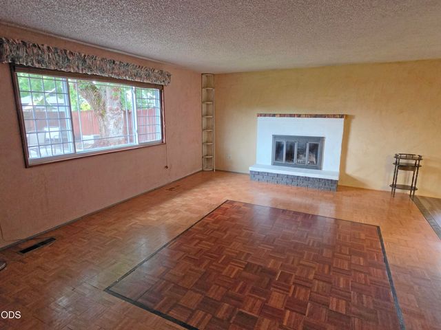 1874 Marys Way, Central Point, OR 97502