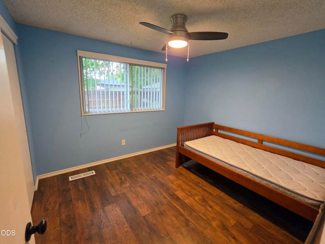 1874 Marys Way, Central Point, OR 97502