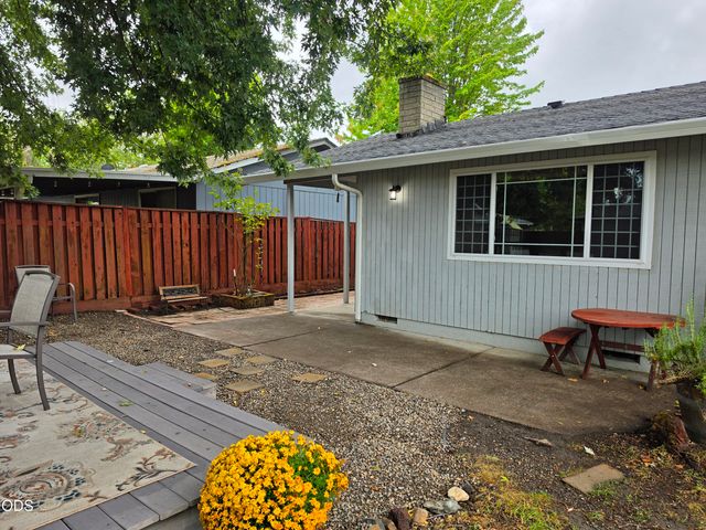 1874 Marys Way, Central Point, OR 97502