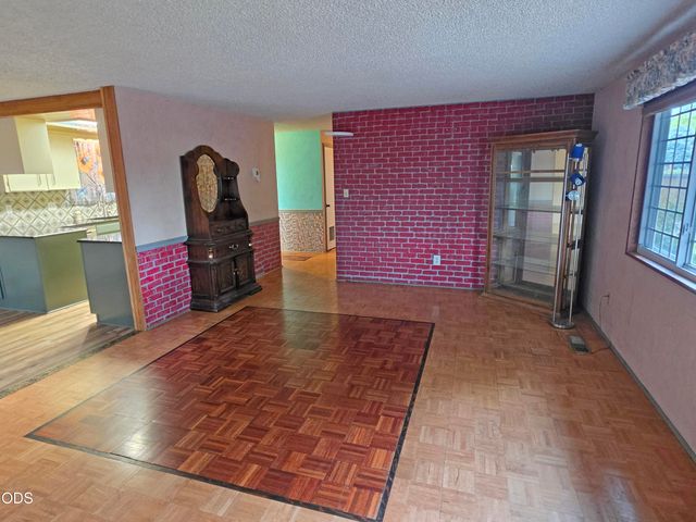 1874 Marys Way, Central Point, OR 97502