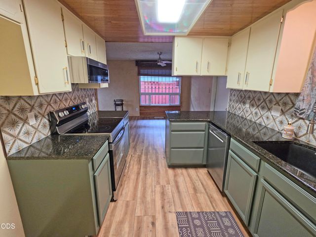 1874 Marys Way, Central Point, OR 97502