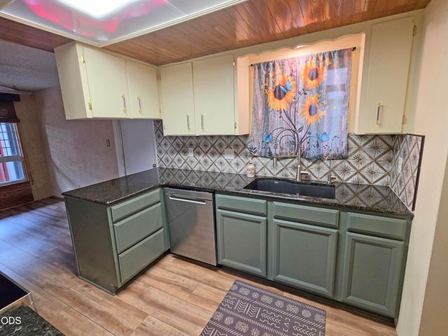 1874 Marys Way, Central Point, OR 97502