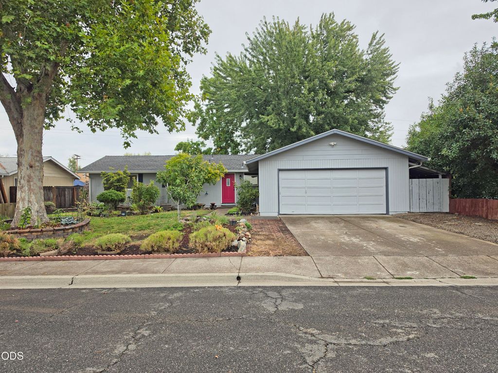 1874 Marys Way, Central Point, OR 97502