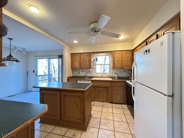 11 Adelphi Trl, Hopatcong Boro, NJ 07843