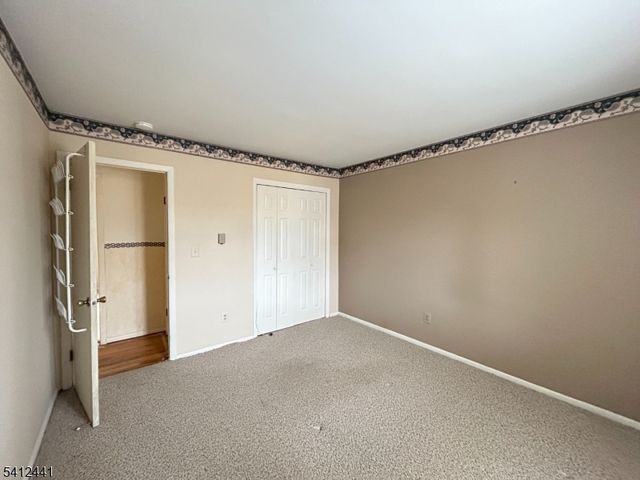 11 Adelphi Trl, Hopatcong Boro, NJ 07843