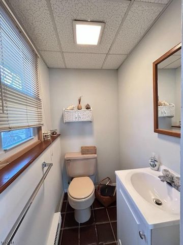 11 Adelphi Trl, Hopatcong Boro, NJ 07843