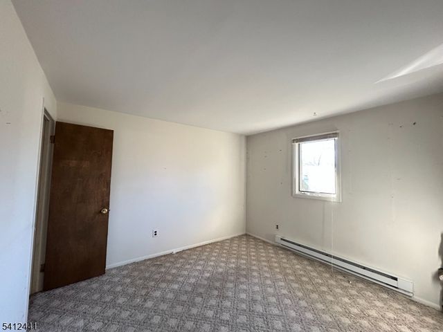 11 Adelphi Trl, Hopatcong Boro, NJ 07843