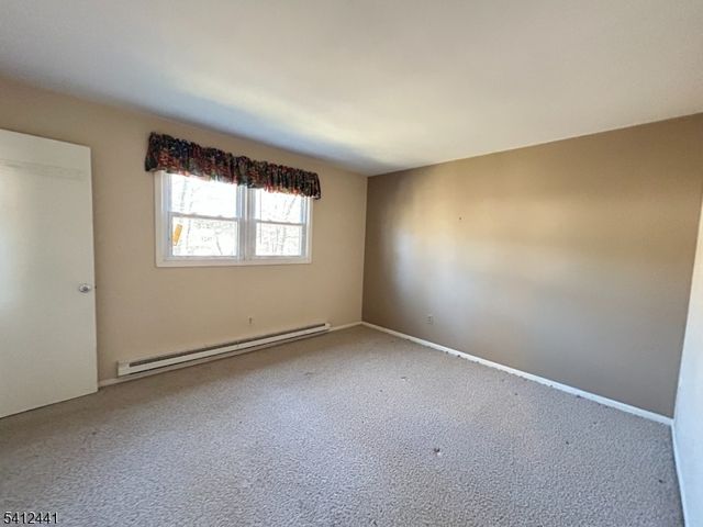 11 Adelphi Trl, Hopatcong Boro, NJ 07843