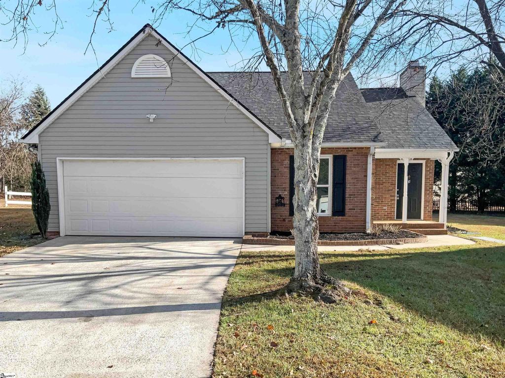 3 E Fall River Way, Simpsonville, SC 29680