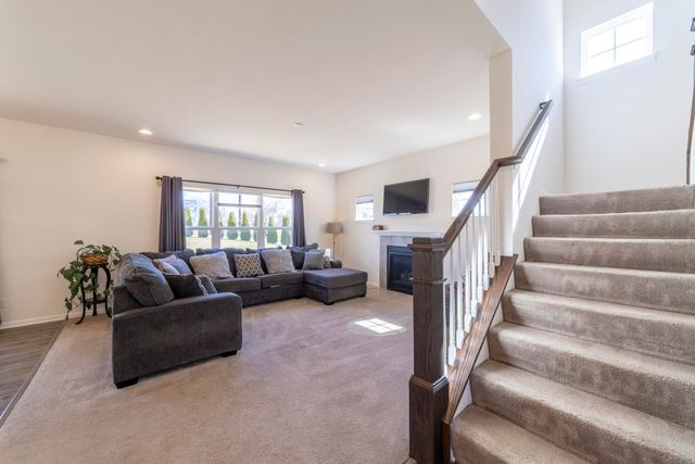 2300 Dowling Street, Valparaiso, IN 46385