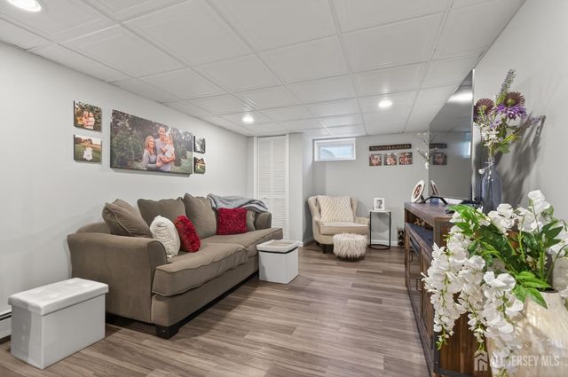 63 Lyons Avenue, Woodbridge Proper, NJ 07095