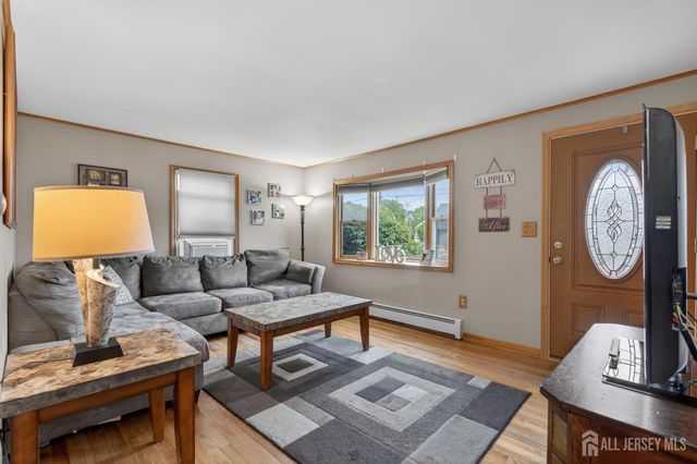 63 Lyons Avenue, Woodbridge Proper, NJ 07095