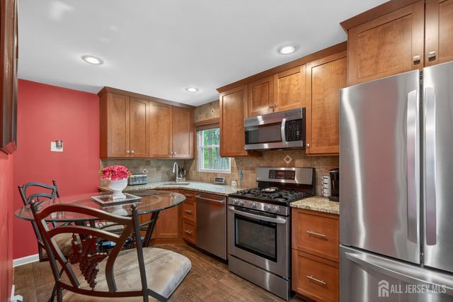 63 Lyons Avenue, Woodbridge Proper, NJ 07095