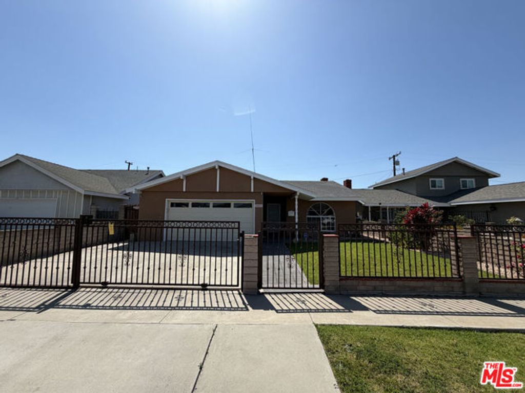 24823 Island Avenue, Carson, CA 90745