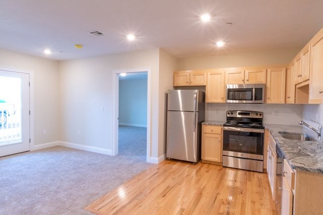 80 North Meadows Road 102, Medfield, MA 02052