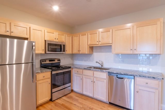 80 North Meadows Road 102, Medfield, MA 02052