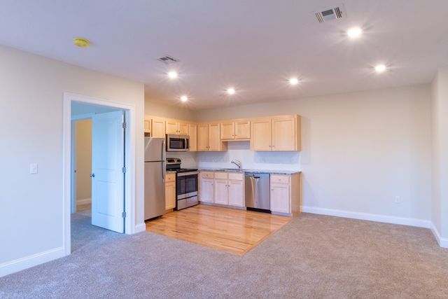 80 North Meadows Road 102, Medfield, MA 02052