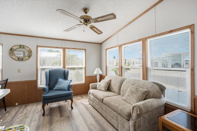 35045 CYNTHIA AVENUE, Zephyrhills, FL 33541