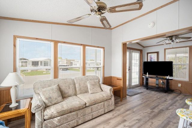 35045 CYNTHIA AVENUE, Zephyrhills, FL 33541