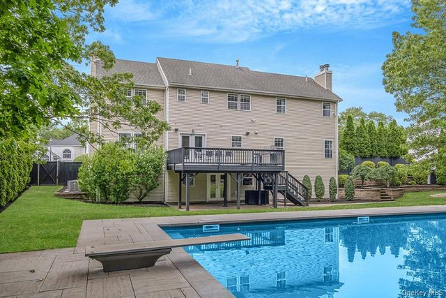 9 Homecoming Place, East Setauket, NY 11733