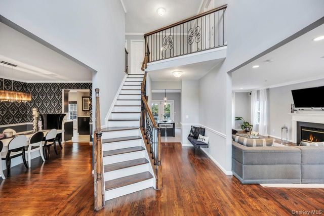 9 Homecoming Place, East Setauket, NY 11733