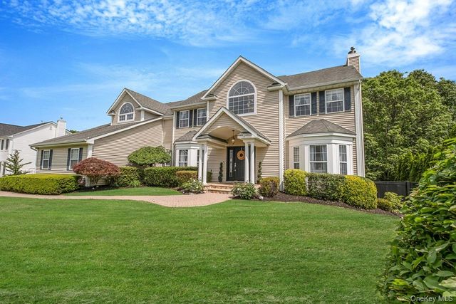 9 Homecoming Place, East Setauket, NY 11733