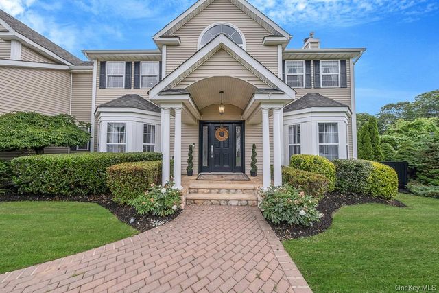 9 Homecoming Place, East Setauket, NY 11733