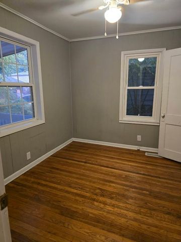 2135 N Roosevelt Avenue, Springfield, MO 65803