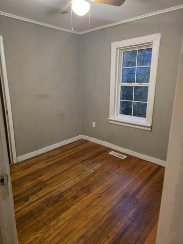 2135 N Roosevelt Avenue, Springfield, MO 65803