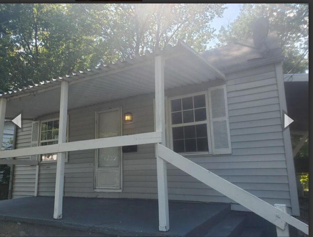 2135 N Roosevelt Avenue, Springfield, MO 65803