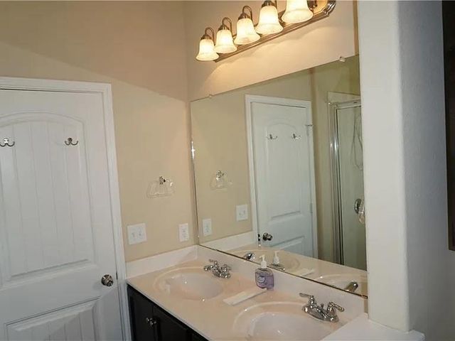 113 Leon River LOOP, Hutto, TX 78634