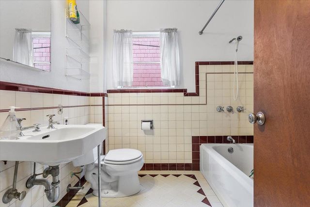 2702 Dana St, Berkeley, CA 94705