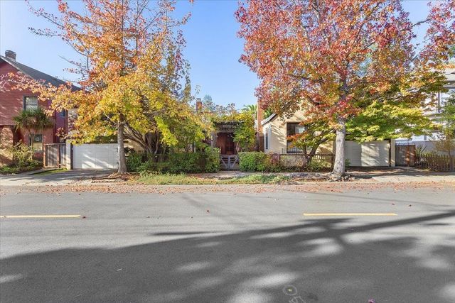 2702 Dana St, Berkeley, CA 94705