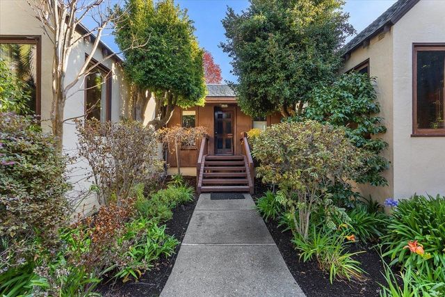 2702 Dana St, Berkeley, CA 94705